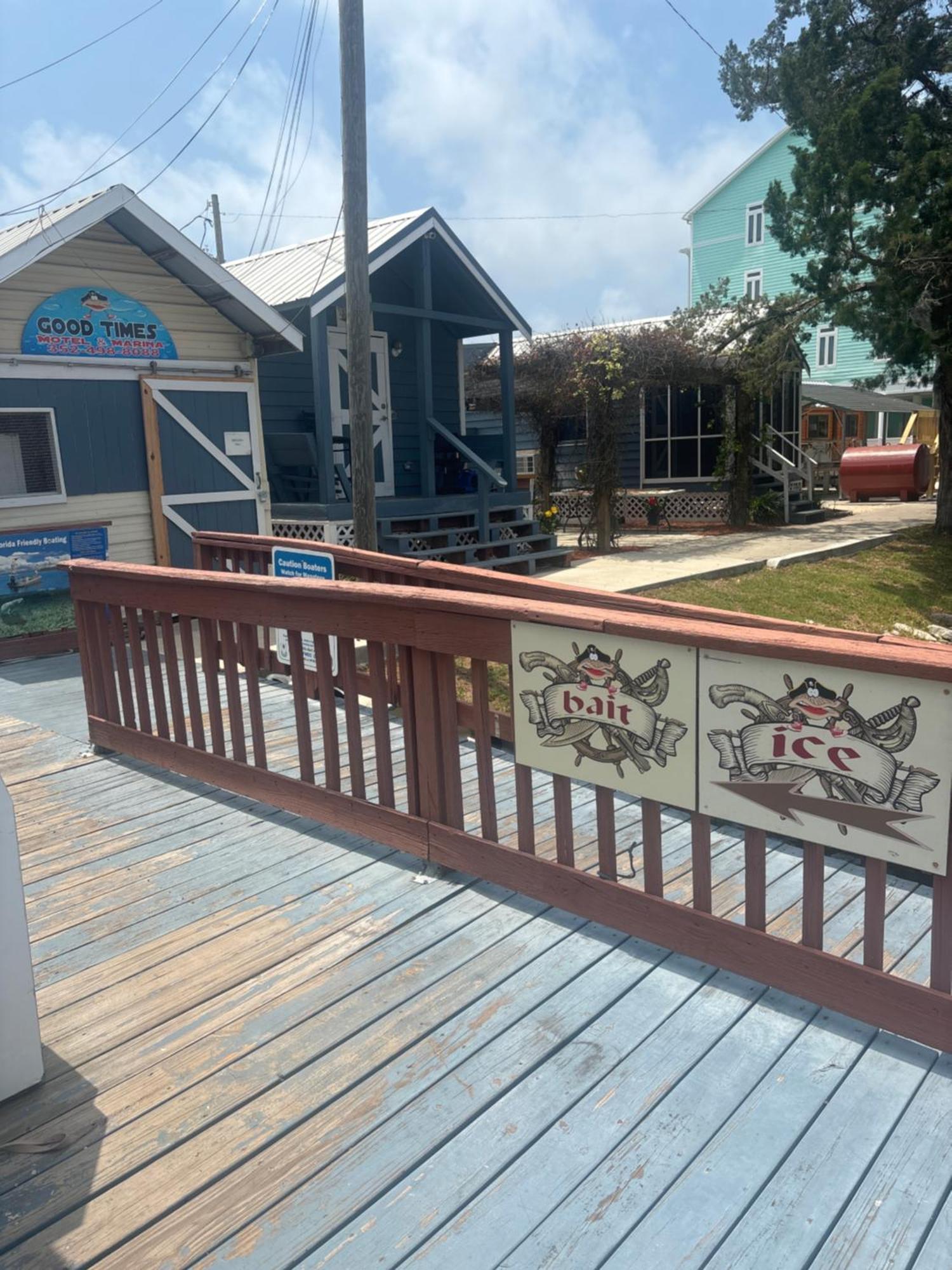 Good Times Motel And Marina Steinhatchee Esterno foto